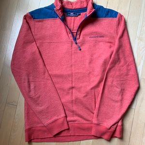 Vineyard Vines quarter zip heathered red pull over.   Mens small.